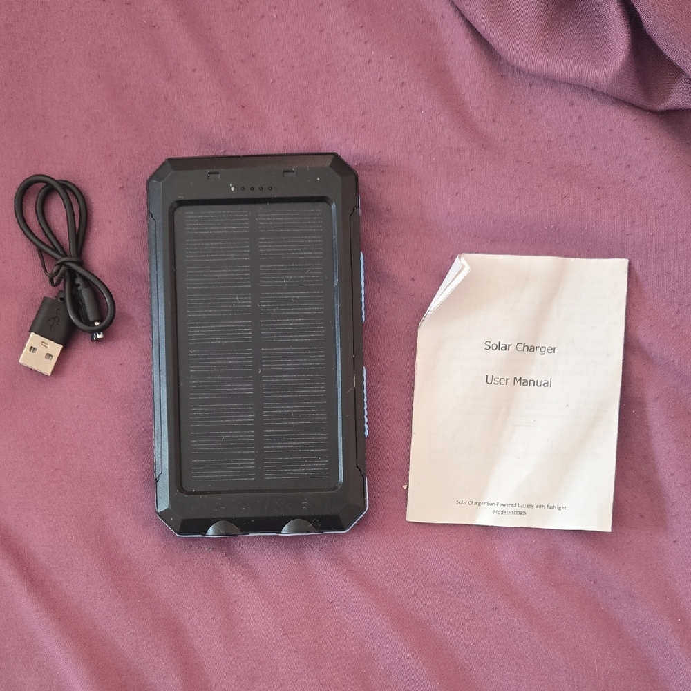 Black Solar Charger with USB Cable